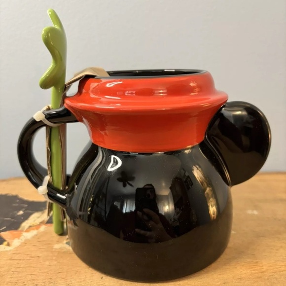 NEW!!! Disney Parks Minnie Mouse 17 oz Mug with Flower Spoon And Mickey Necklace - Picture 3 of 6